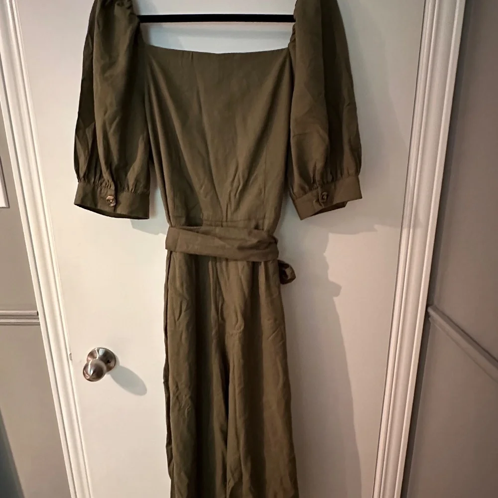 Gal Meets Glam Puff Sleeve Jumpsuit - Picture 4 of 5